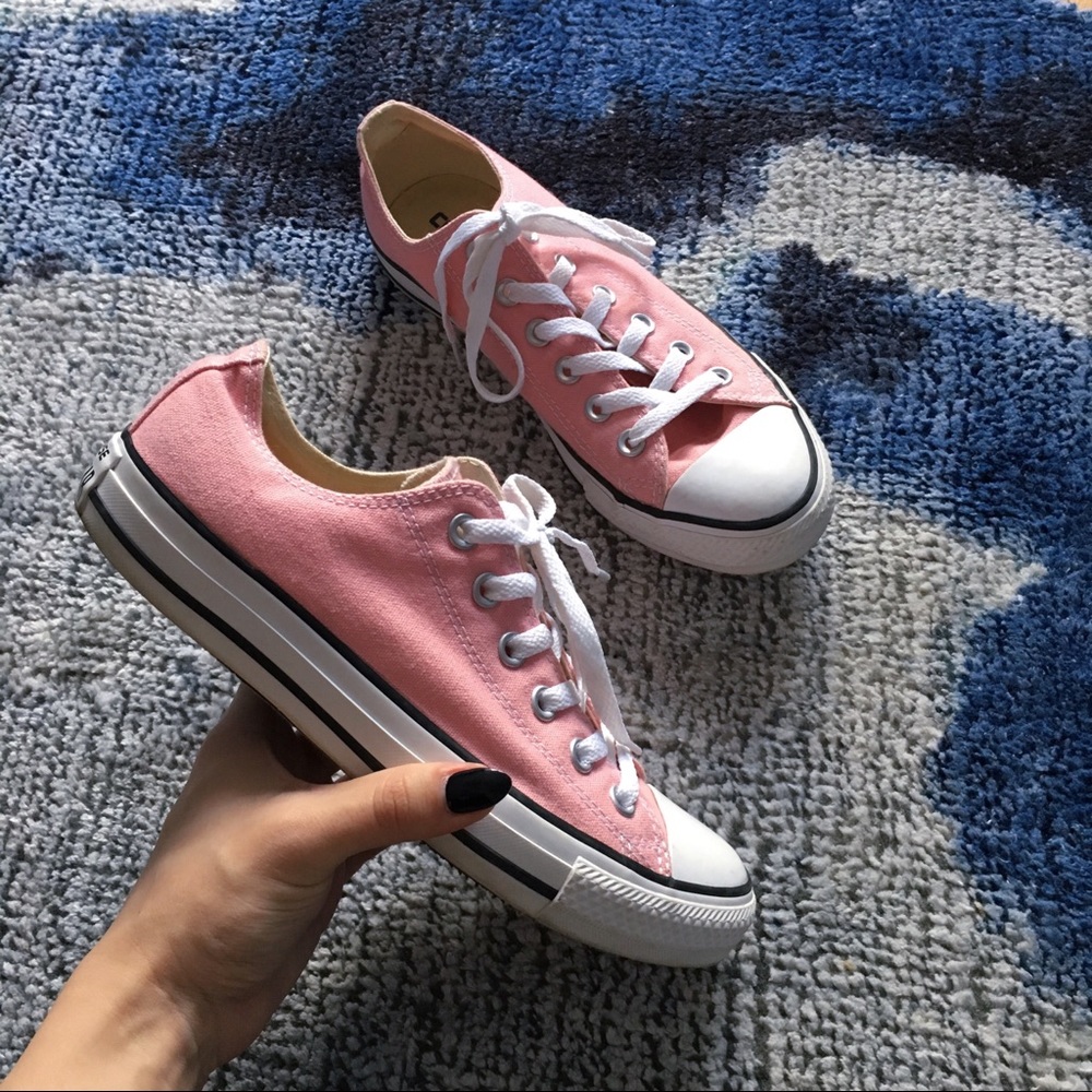 Converse All Star Pink Low Top Sneakers!💘
